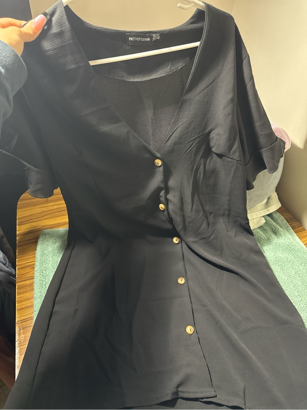PrettyLittleThing Black V-Neck dress